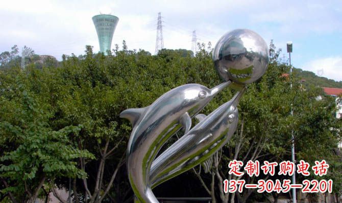 山东高贵静谧的不锈钢海豚顶球雕塑