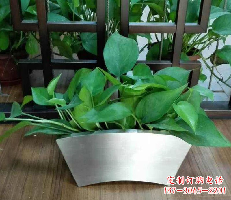 山东高质量不锈钢花盆雕塑,享受自然完美烘托