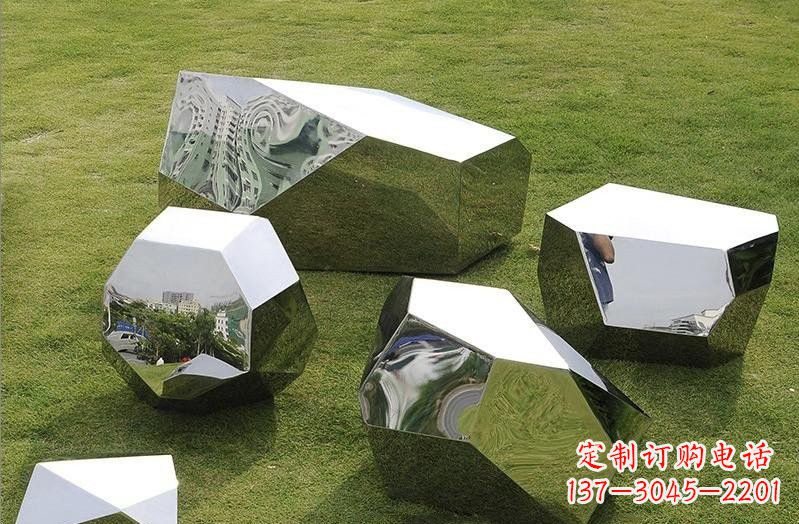山东精美不锈钢鹅卵石几何雕塑