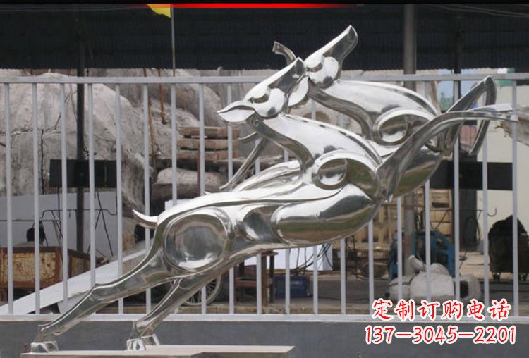 山东梅花鹿不锈钢高光大型雕塑