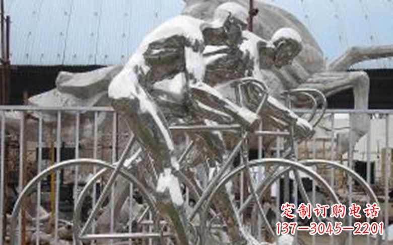 山东铸造不锈钢骑自行车景观雕塑