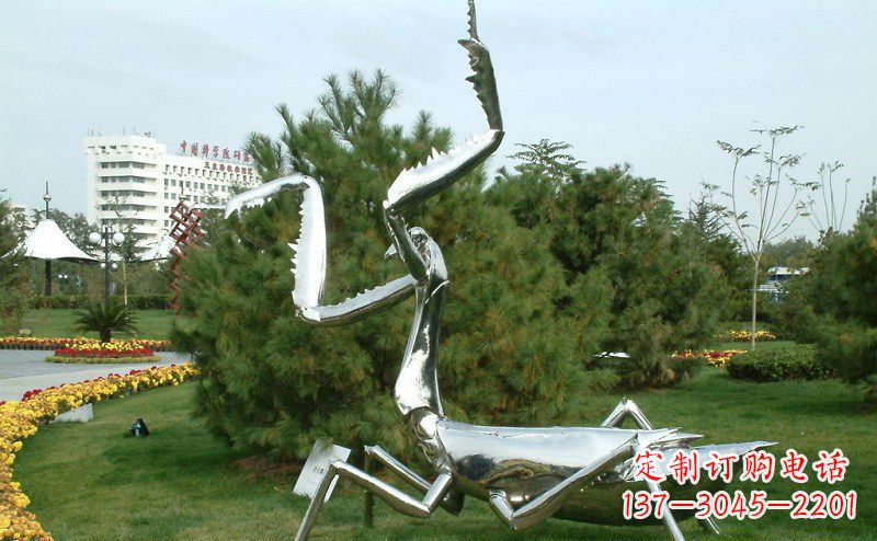山东不锈钢雕刻螳螂摆件
