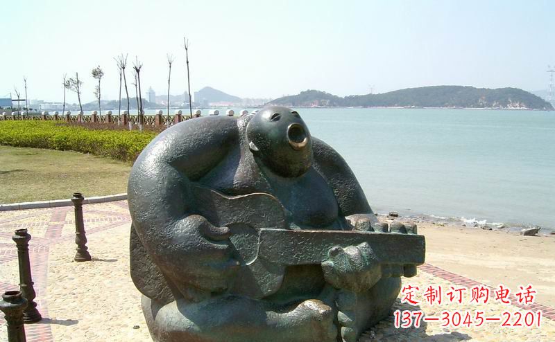山东公园弹吉他抽象人物铜雕