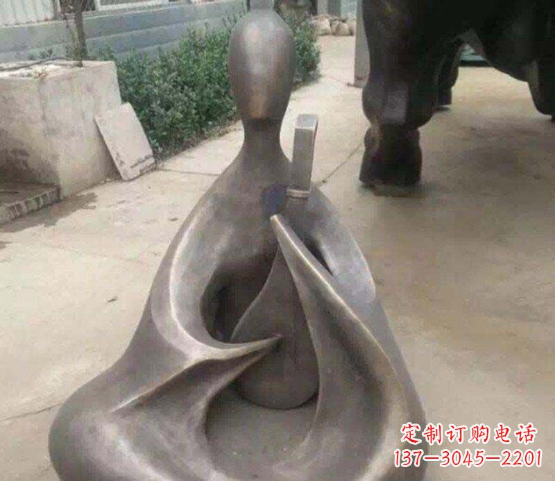 山东抽象景观弹琵琶铜雕