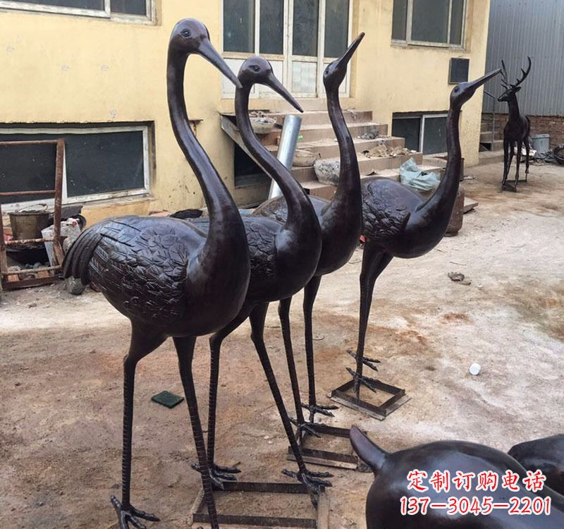 山东雕刻精致灵动的丹顶鹤铜雕