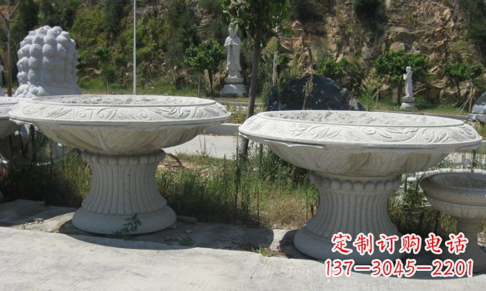 山东美轮美奂的大理石花盆雕塑