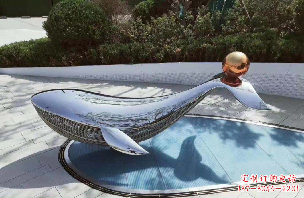 山东新颖独特的镜面不锈钢海豚雕塑