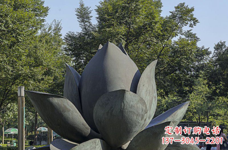 山东公园莲花景观铜雕