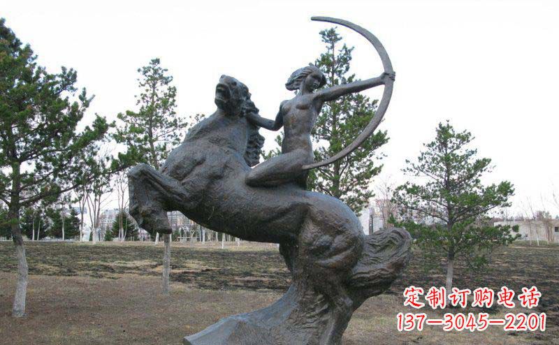山东公园骑马女人射箭铜雕