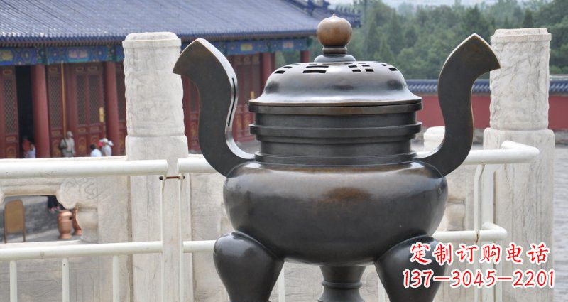 山东公园三足圆香炉景观铜雕