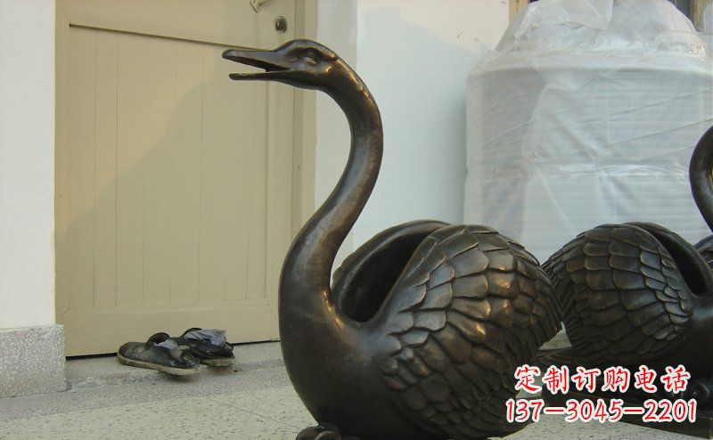 山东公园天鹅动物铜雕 (3)