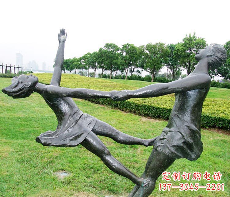山东公园跳舞的女孩铜雕