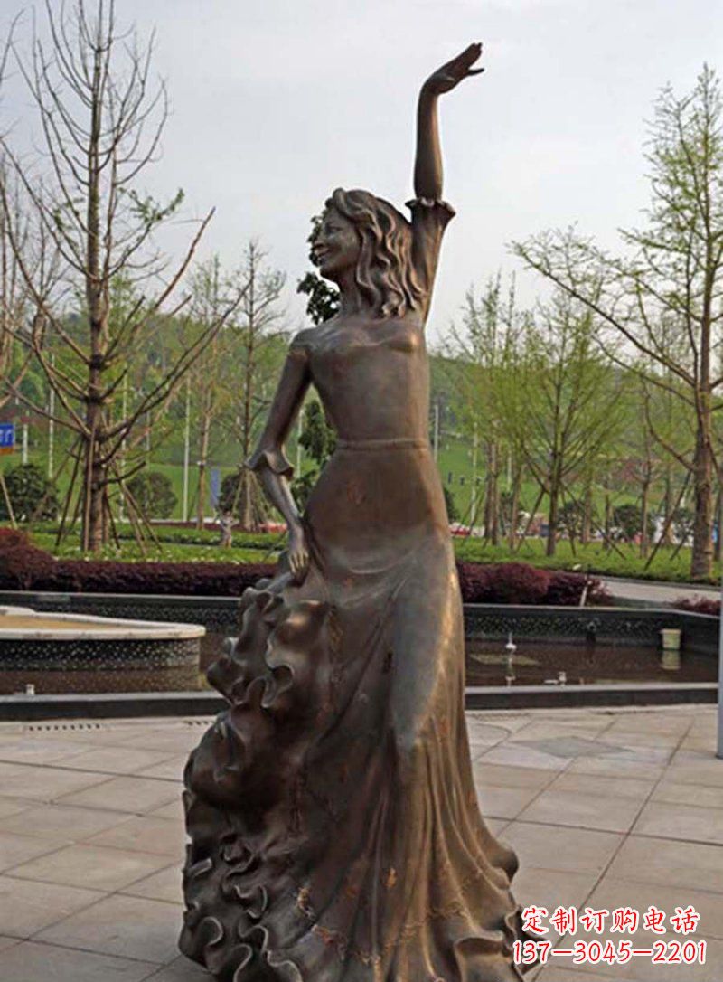 山东公园跳舞的女孩人物铜雕
