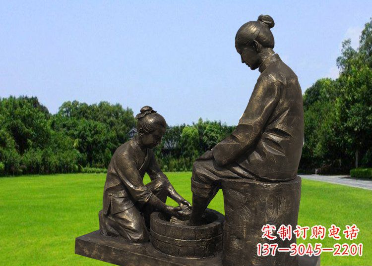 山东浓浓爱意的母爱，定制青铜铸造的母亲雕塑