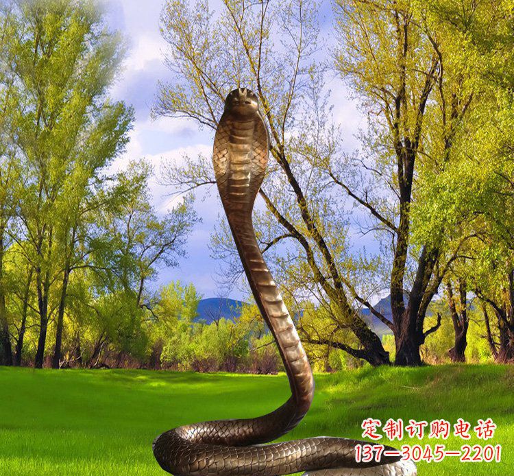 山东铜质眼镜蛇动物雕塑