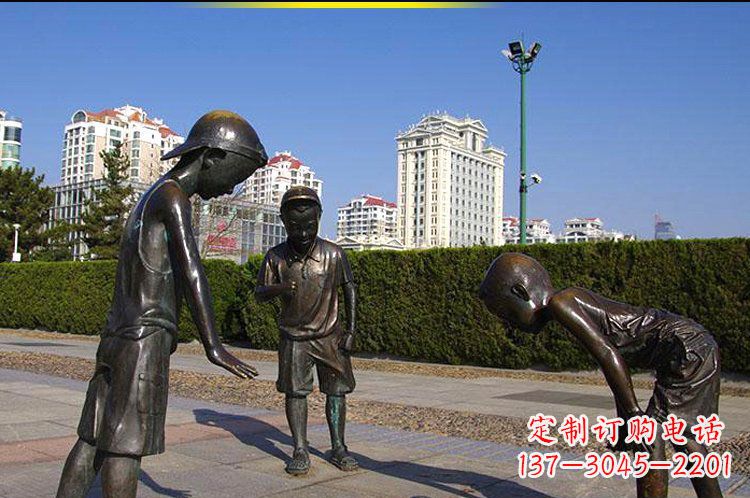 山东玻璃钢陀螺雕塑
