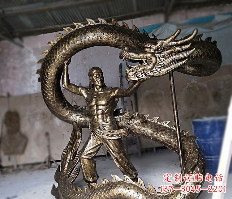 山东公园舞龙的人物铜雕