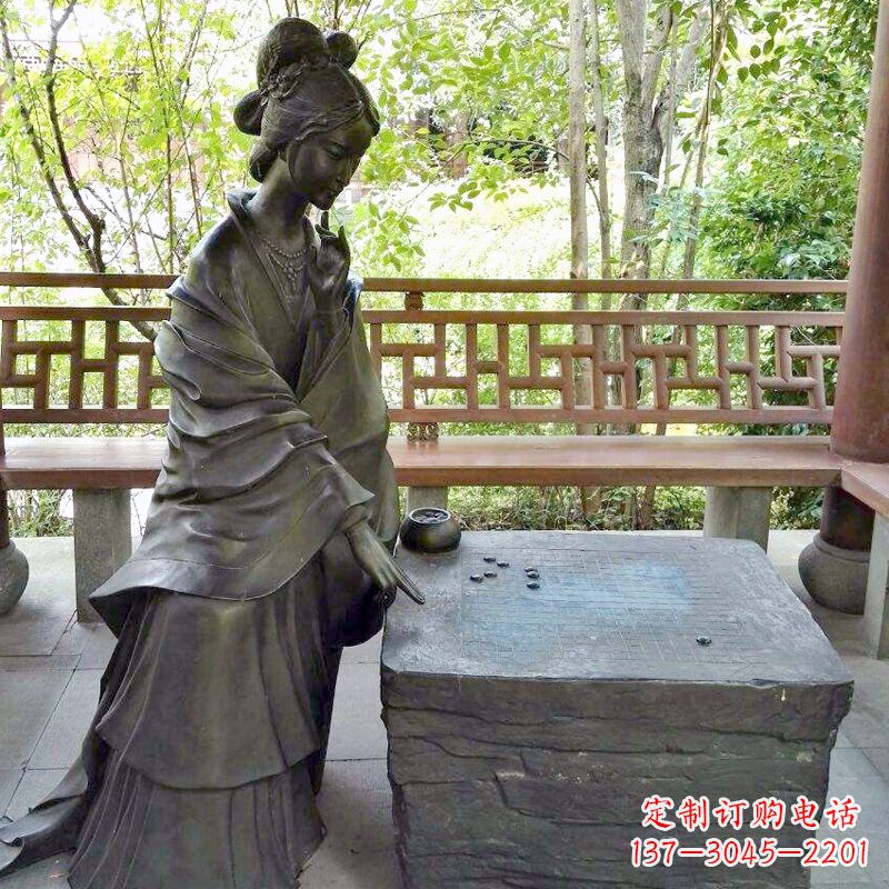 山东艺术精灵西施下棋情景雕塑