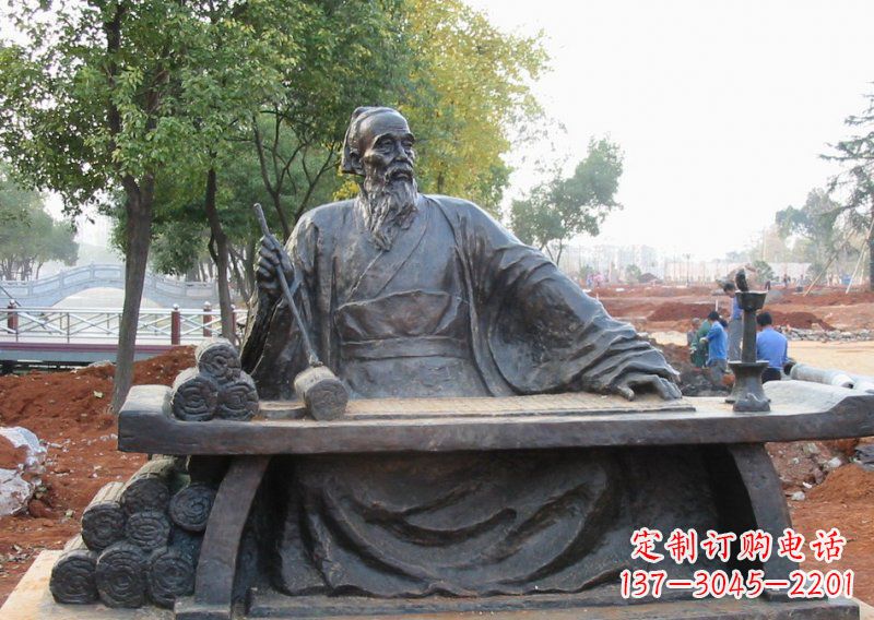 山东用传统工艺精心雕刻的张仲景铜雕