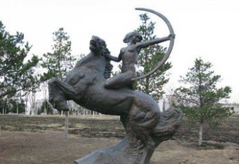 山东公园骑马女人射箭铜雕