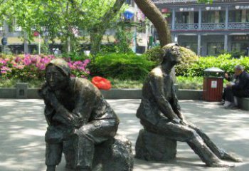山东充满深情的老人铜雕