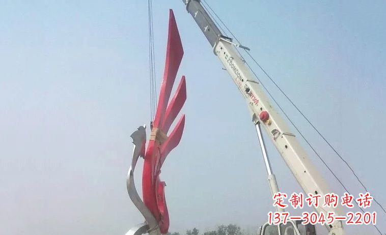 山东独特而精致的不锈钢抽象凤凰雕塑