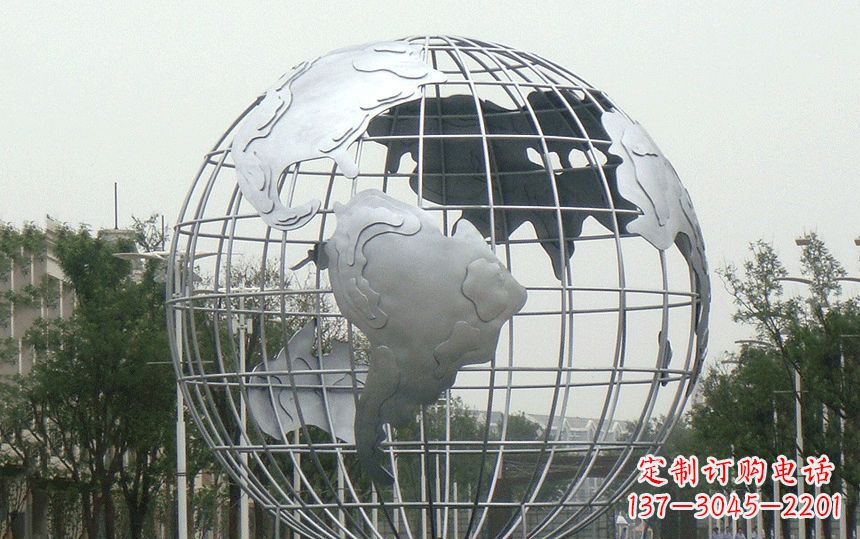 山东金属太空,伊中领雕塑的不锈钢地球雕塑;