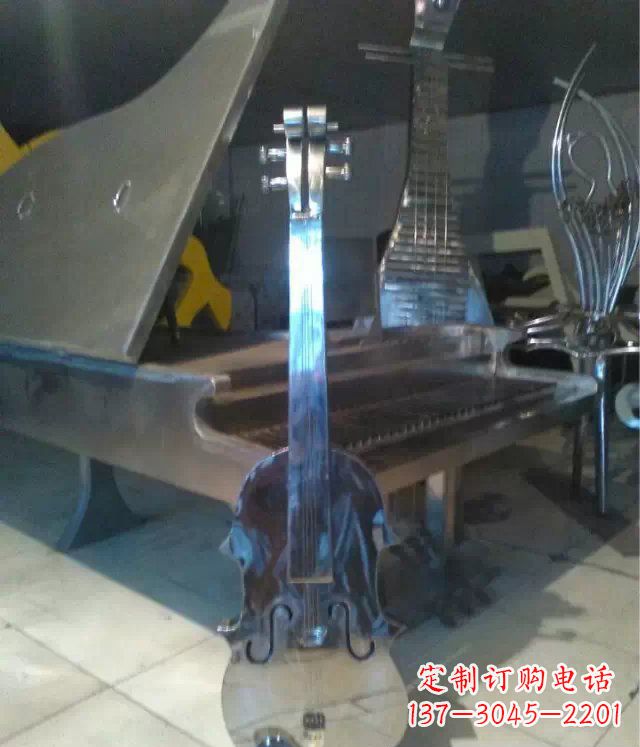 山东广场不锈钢吉他景观雕塑
