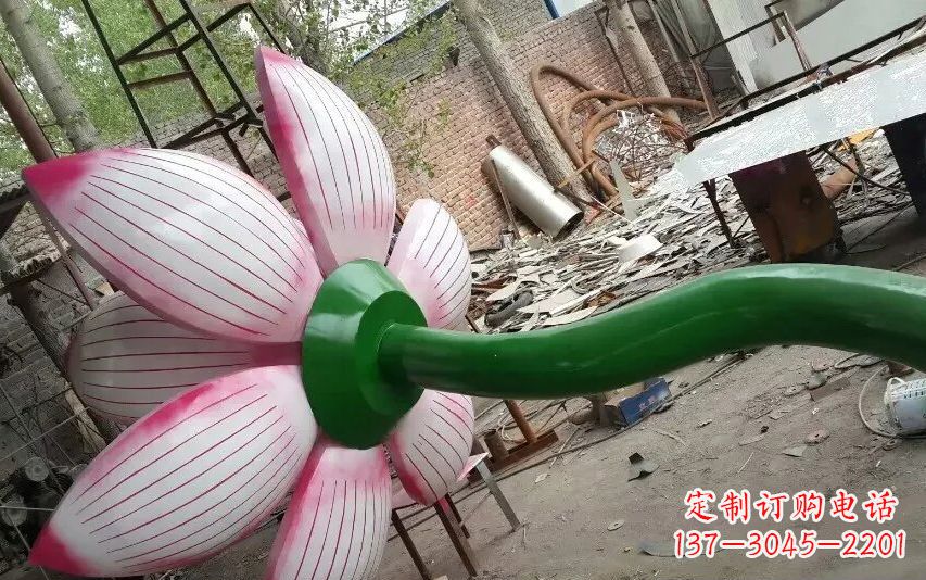 山东广场不锈钢莲花雕塑 (2)