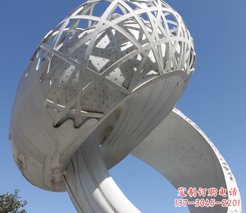 山东艺术品级不锈钢戒指雕塑