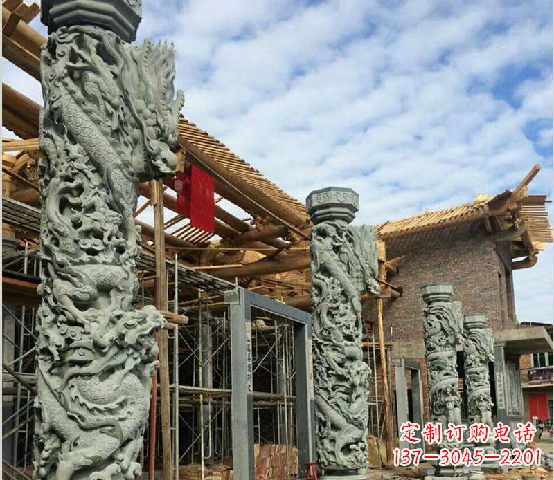 山东高雅大气的龙柱石雕