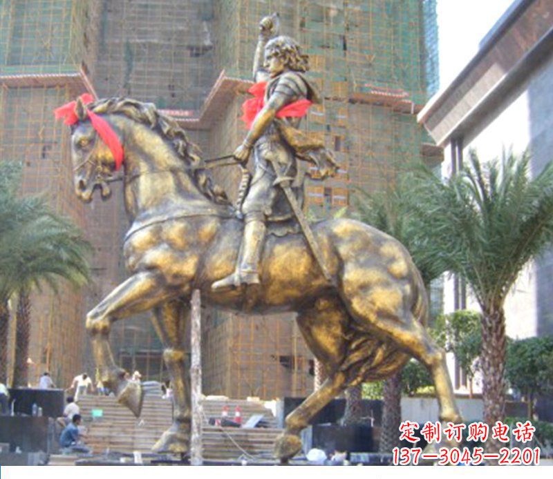 山东华丽的骑士雕塑,引人注目的西方骑马战士纪念铜雕