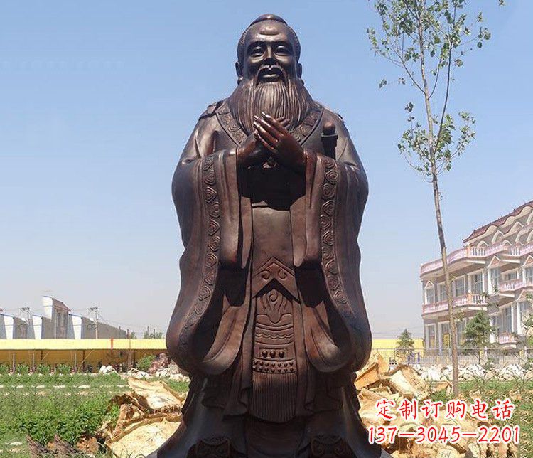 山东广场校园历史孔子人物铜雕像