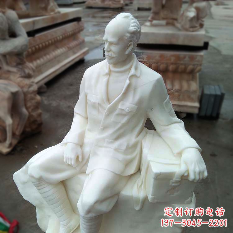 山东经典白求恩坐姿雕塑