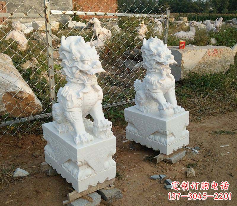 山东精美雕刻石麒麟,添玉门口踩球景象