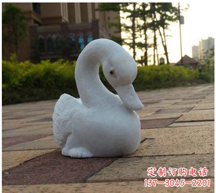 山东汉白玉天鹅石雕塑，精美瑰丽