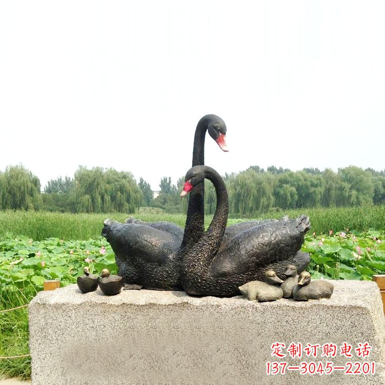 山东雕刻精致的天鹅铜雕摆件