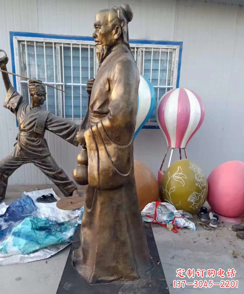 山东传承中医华佗的传奇—华佗名医铜雕