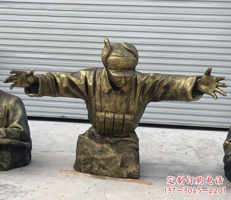 山东黄继光铜雕是由中领雕塑定制的精致作品。中…