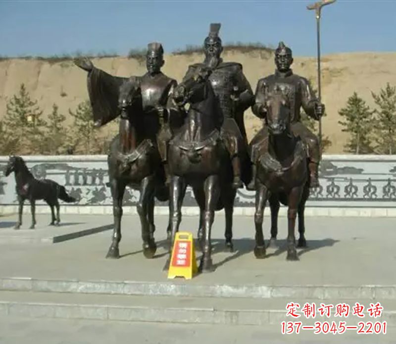 山东中领雕塑:骑马广场铜雕作品