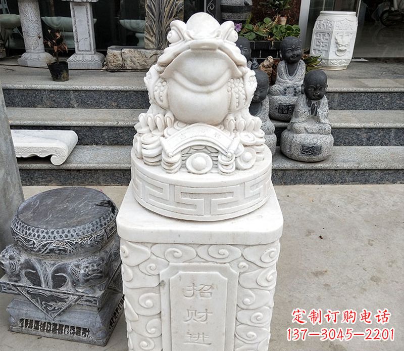 山东金蟾立柱石动物雕塑