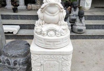 山东金蟾立柱石动物雕塑