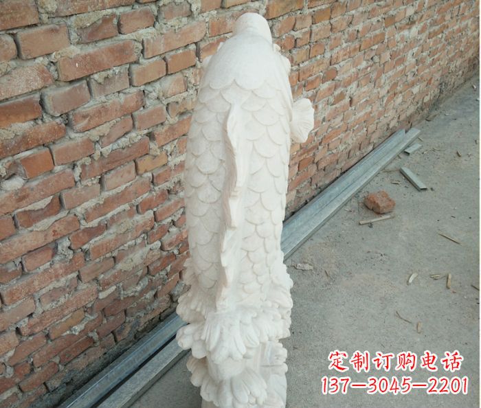 山东华丽而高雅,精美绝伦的喷水鲤鱼公园石雕