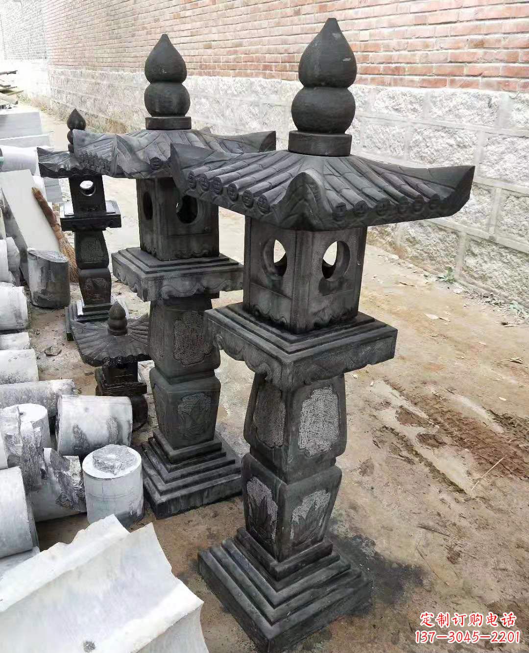 山东精巧细腻的青石宫灯雕塑
