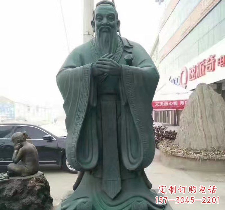 山东精美的青铜孔子雕像