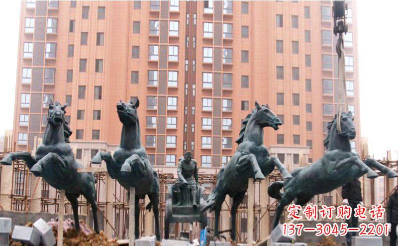 山东精美青铜马拉车广场雕塑