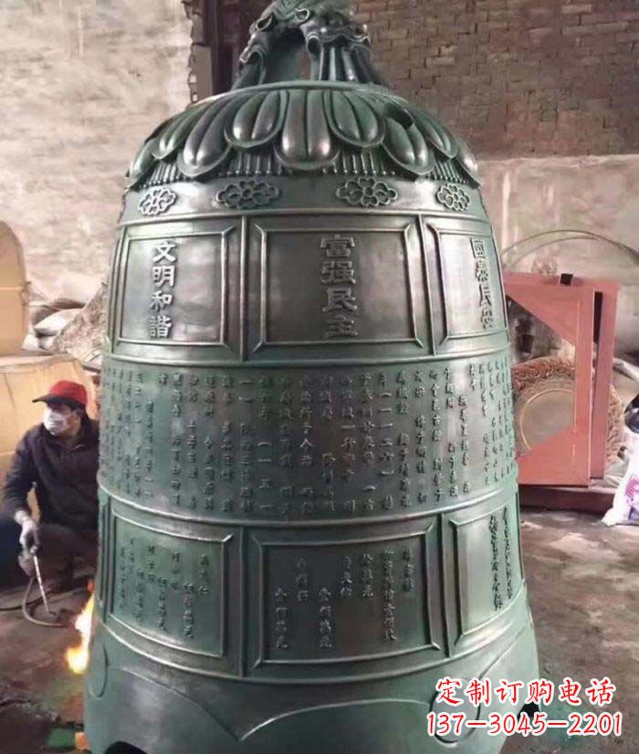 山东古典铜钟雕塑,装点家园