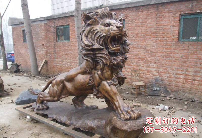 山东高雅华贵的狮子铜雕