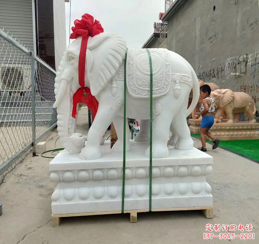 山东中领雕塑精美玉雕大象