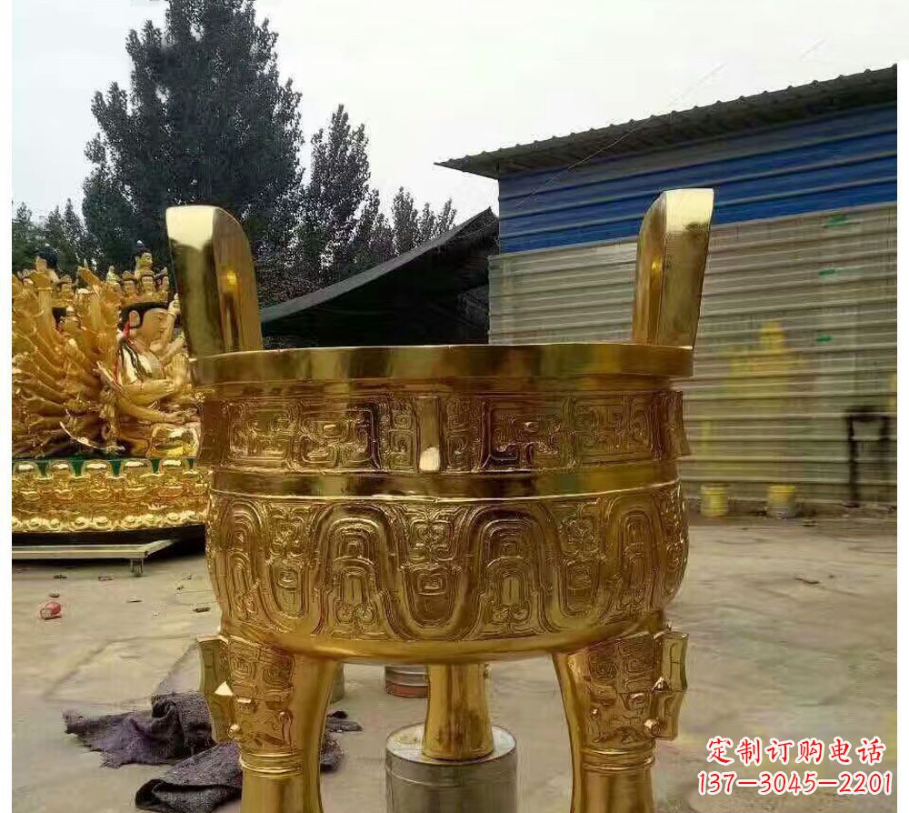 山东寺庙三足圆形香炉铜雕